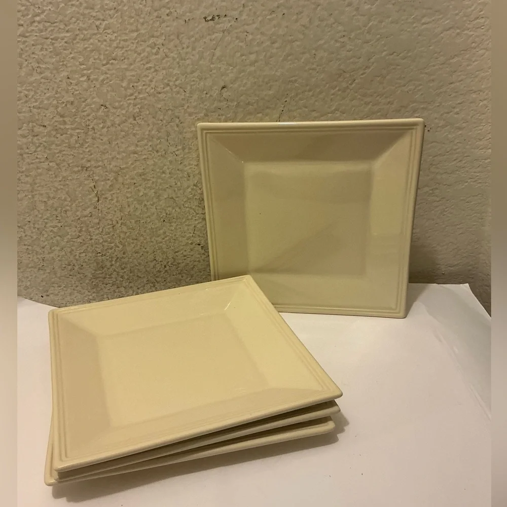 Williams Sonoma Cream Hudson  square plates 7”made in portugal set of 4 A11